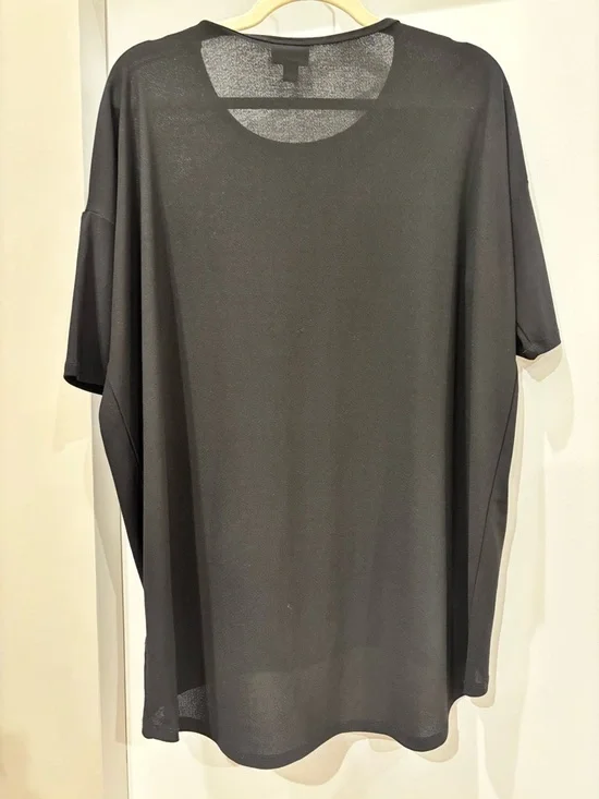 LulaRoe Irma Women's Black Short Sleeve Top - Picture 2 of 4